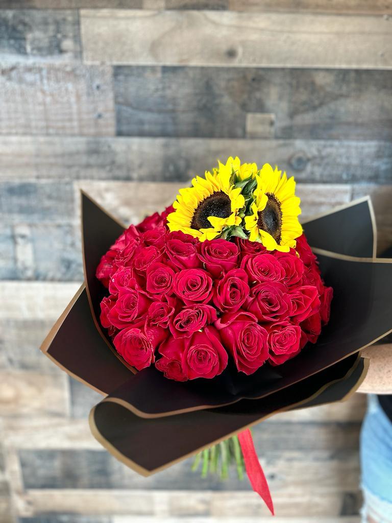 Lady Bug Bouquet - FLOVERS